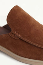 Maroon Suède Yacht Mule